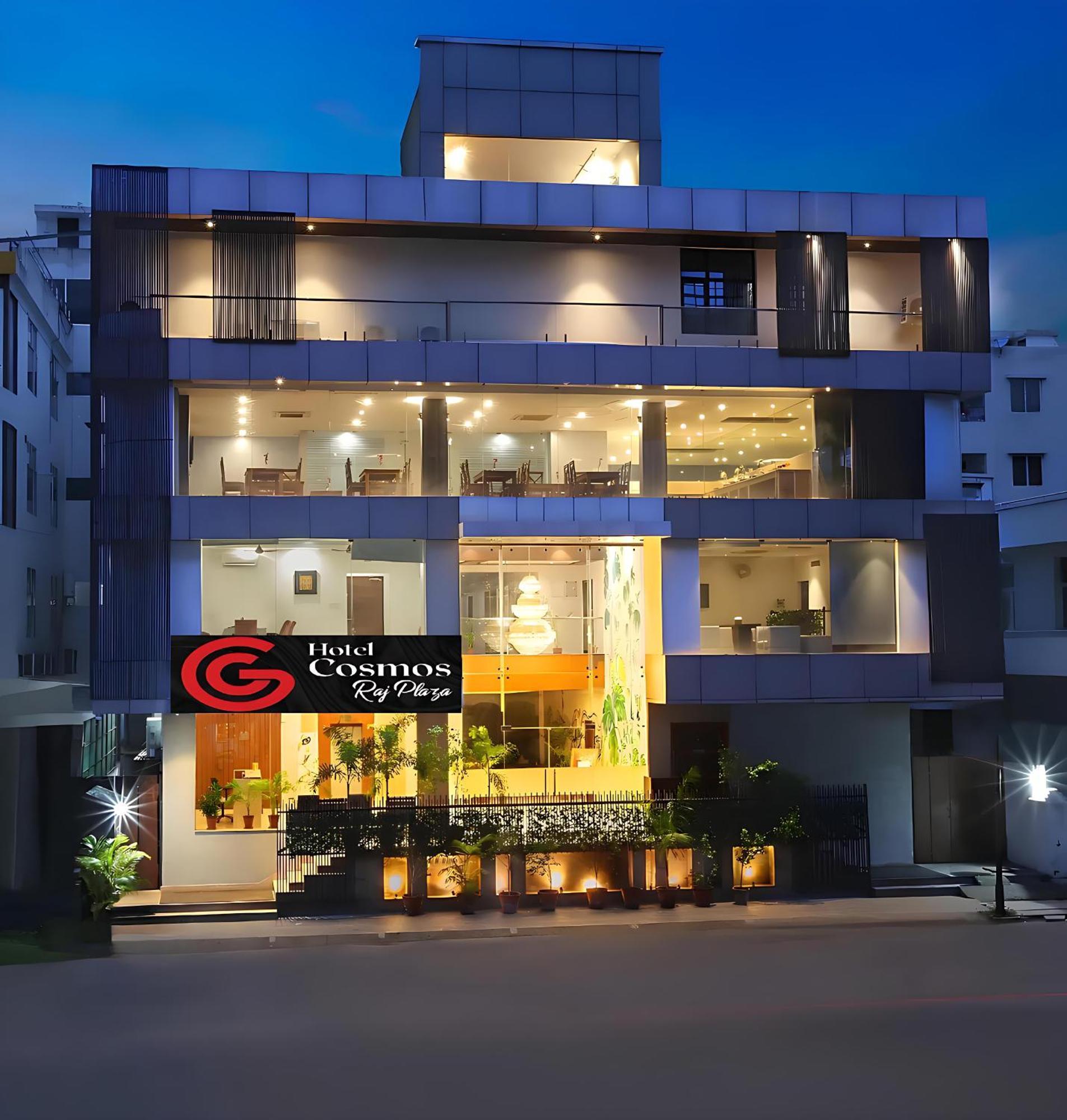 Hotel Cosmos Raj Plaza